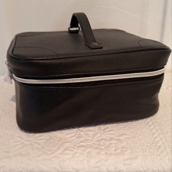 Lancome cosmetic case - NWOT - Picture 2 of 12